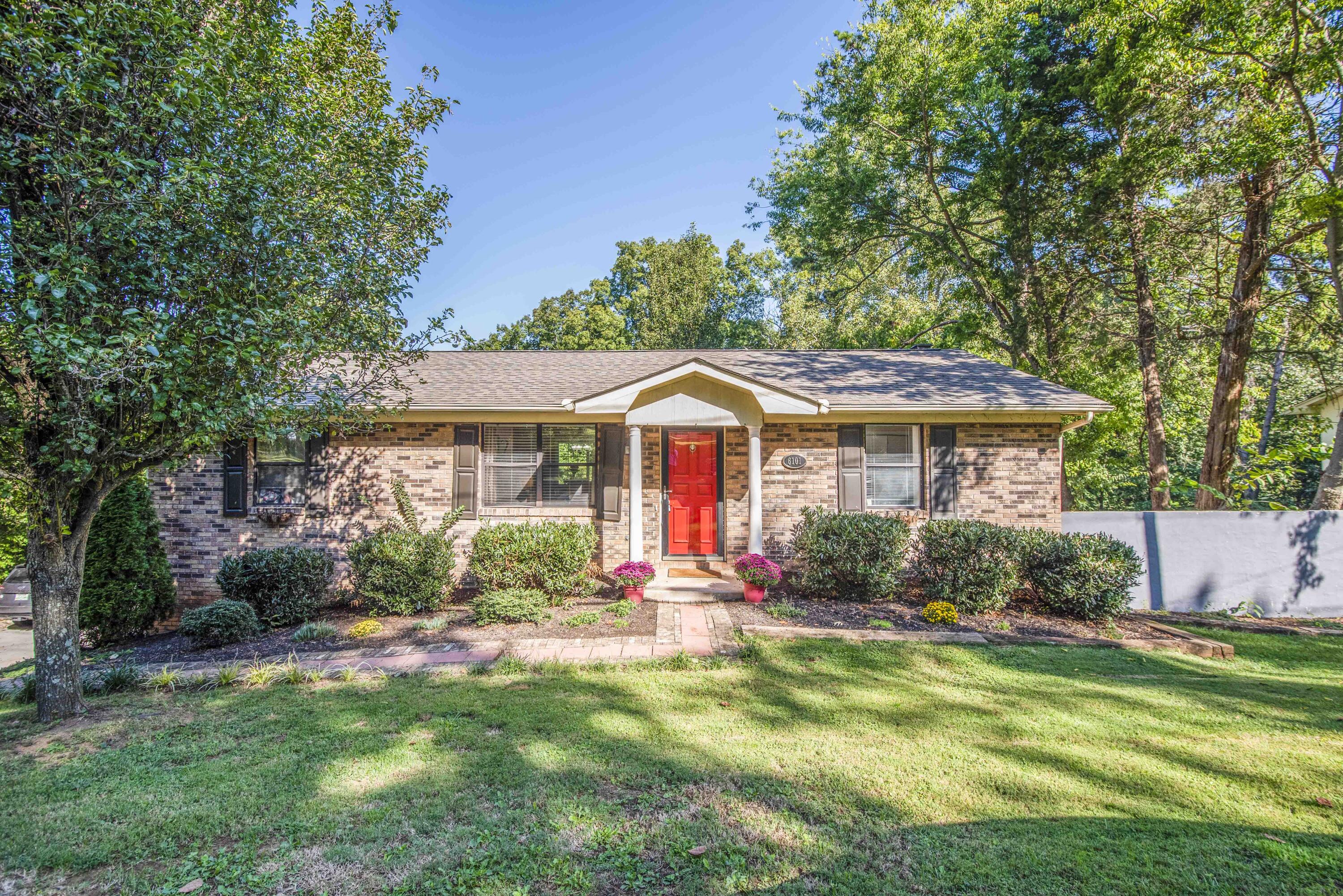 6101 Ridgeview Road Knoxville, TN 37918 - Photo 1 of 39 316BB0C0-7193-411D-9811-2FF4E0FD21B1