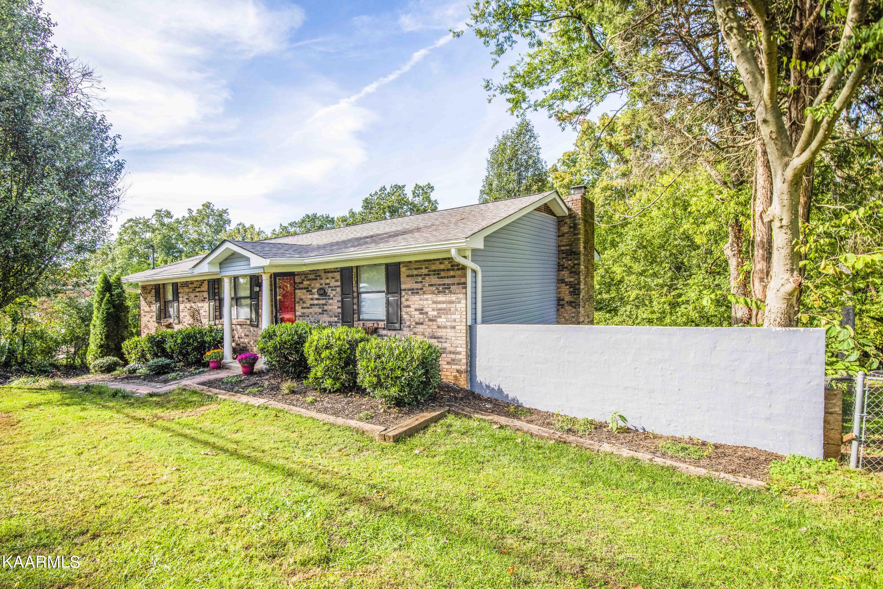 6101 Ridgeview Road Knoxville, TN 37918 - Photo 2 of 39 765AD6A1-1D20-46C0-9E8B-2D8A059E4C37