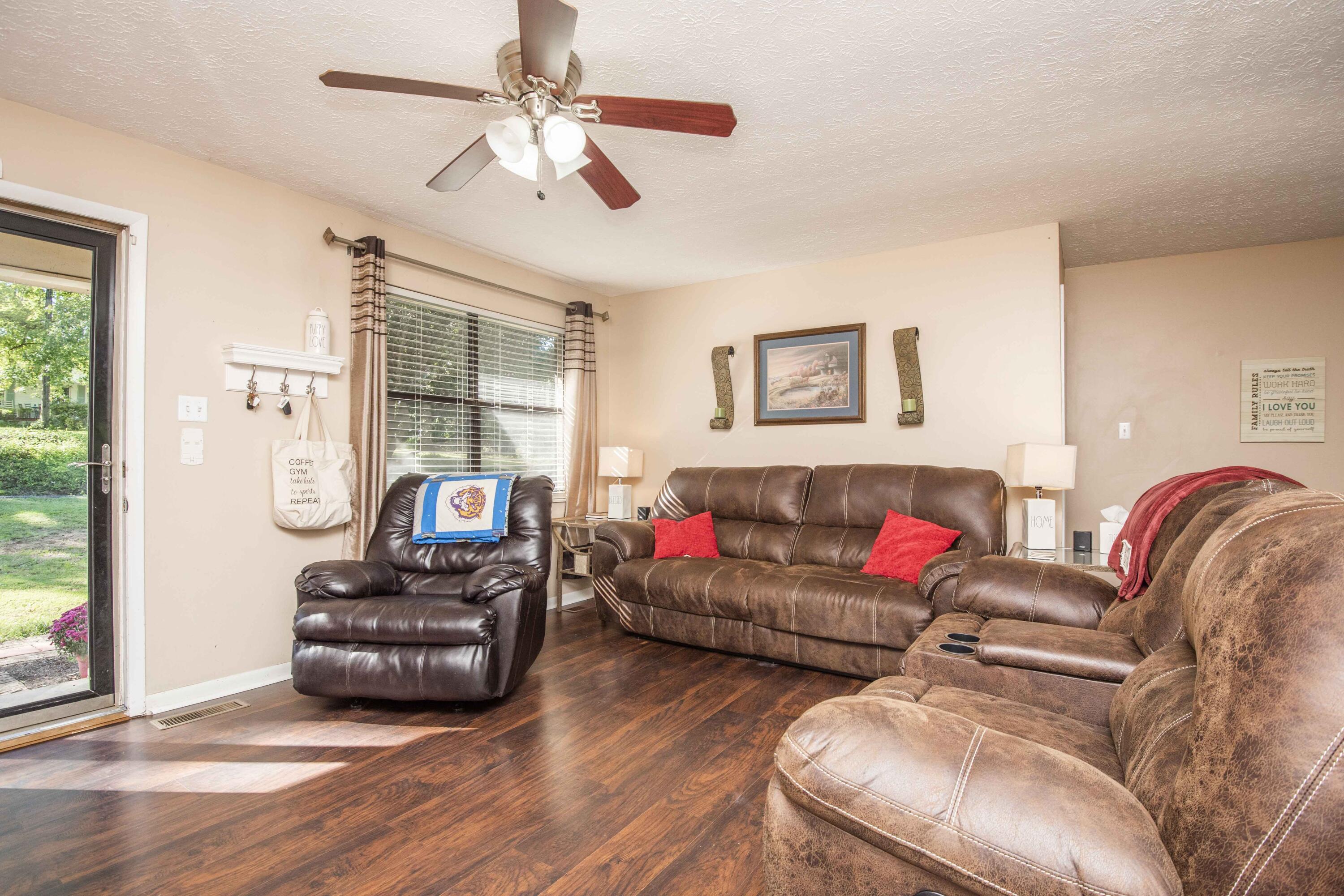 6101 Ridgeview Road Knoxville, TN 37918 - Photo 5 of 39 A93F3820-69AA-4E1F-AFD5-AB9FB733F5A9
