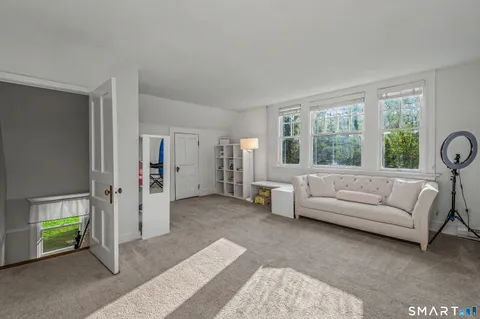 $2,500,000 | 398 Wilton Road West, Ridgefield, CT 06877