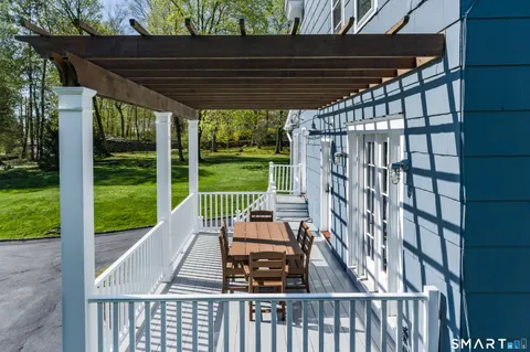 $2,500,000 | 398 Wilton Road West, Ridgefield, CT 06877