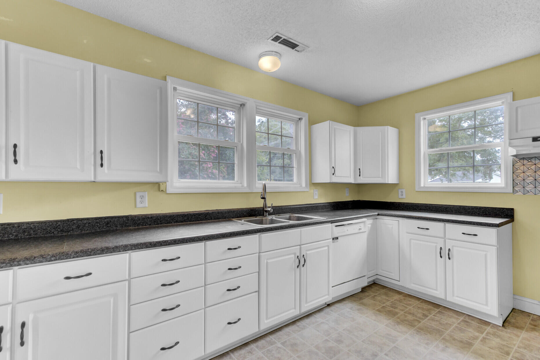 1709 Hemingway Highway Hemingway, SC 29554 - Photo 9 of 25 Gallery Image 9