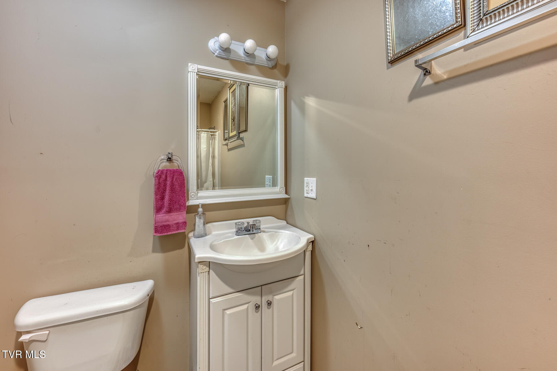 356 Poplar Ridge Road Piney Flats, TN 37686 - Photo 10 of 34 356 Poplar Ridge Rd - Rental-17