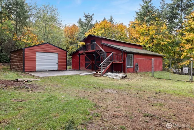 a view of backyard of house