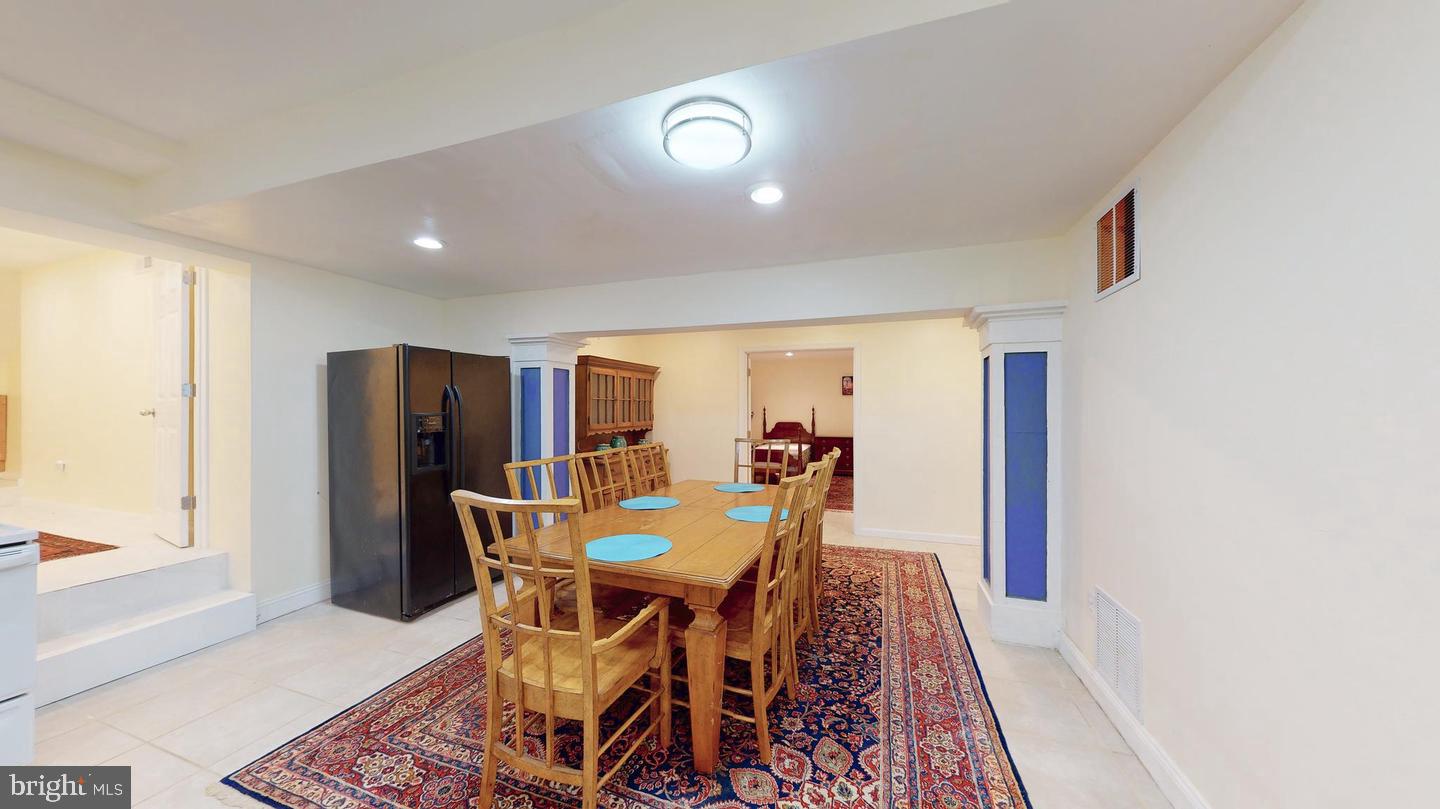 9710 Middleton Ridge Road Vienna, VA 22182 - Photo 15 of 25