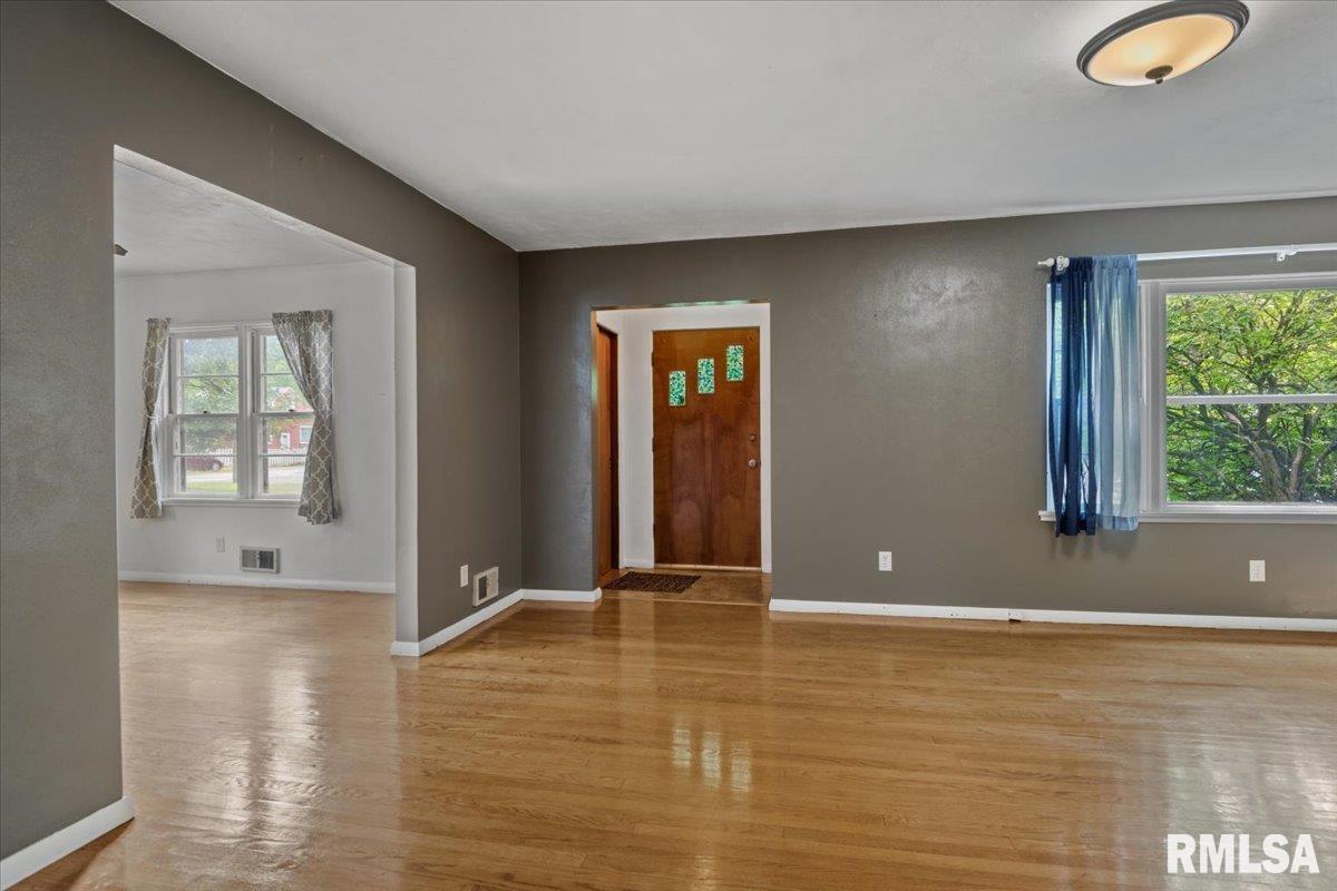 2536 South Walnut Street Springfield, IL 62704 - Photo 6 of 37 Gallery Image 6