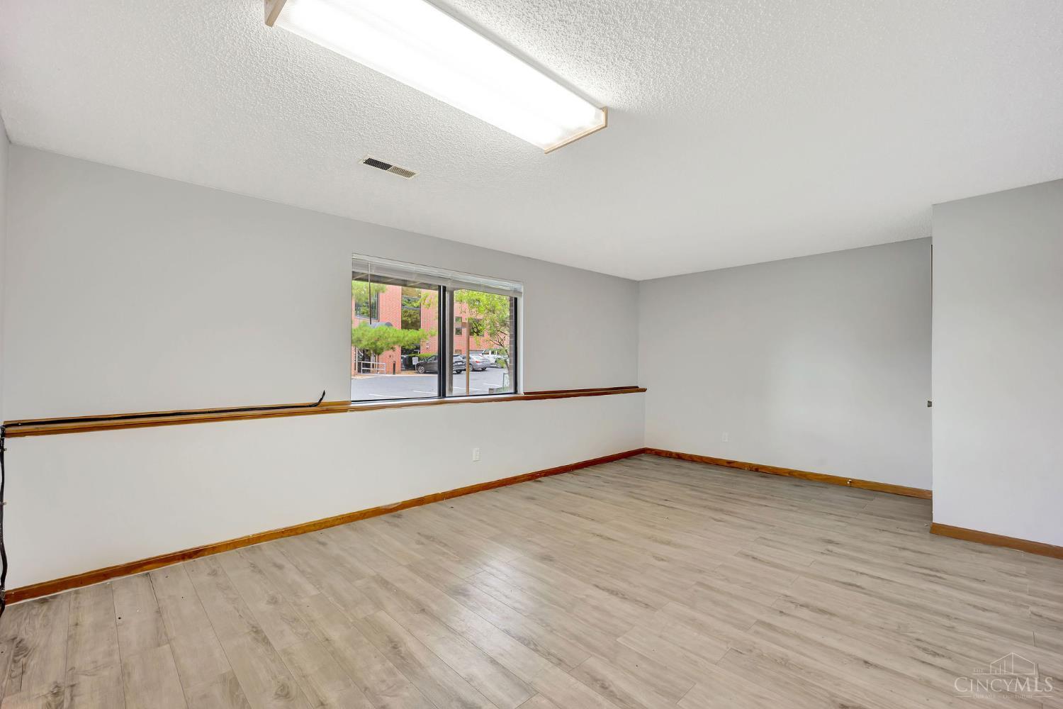 10667 Montgomery Road, Unit 13 Montgomery, OH 45242 - Photo 22 of 36