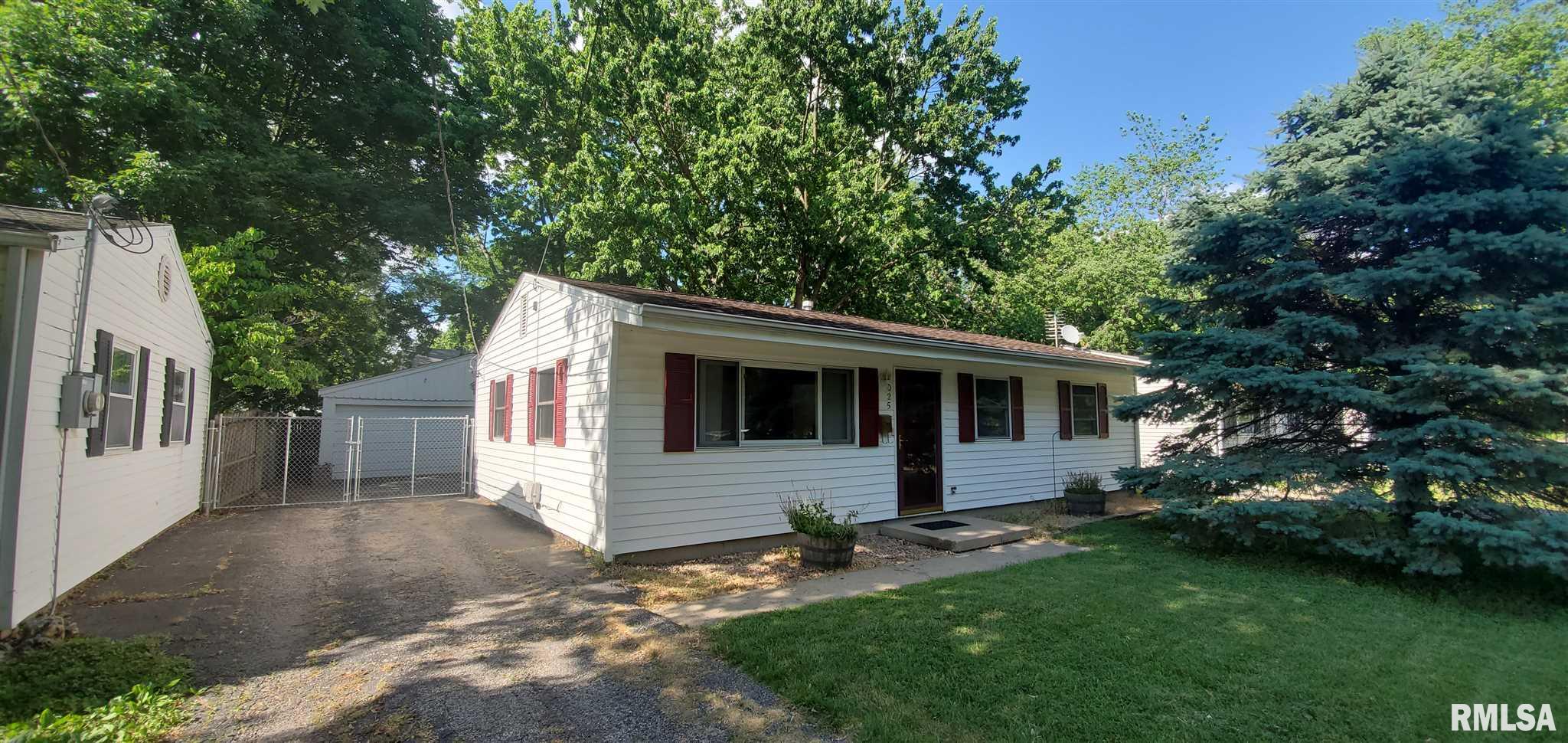 1025 West Centre Street Springfield, IL 62704 - Photo 1 of 18