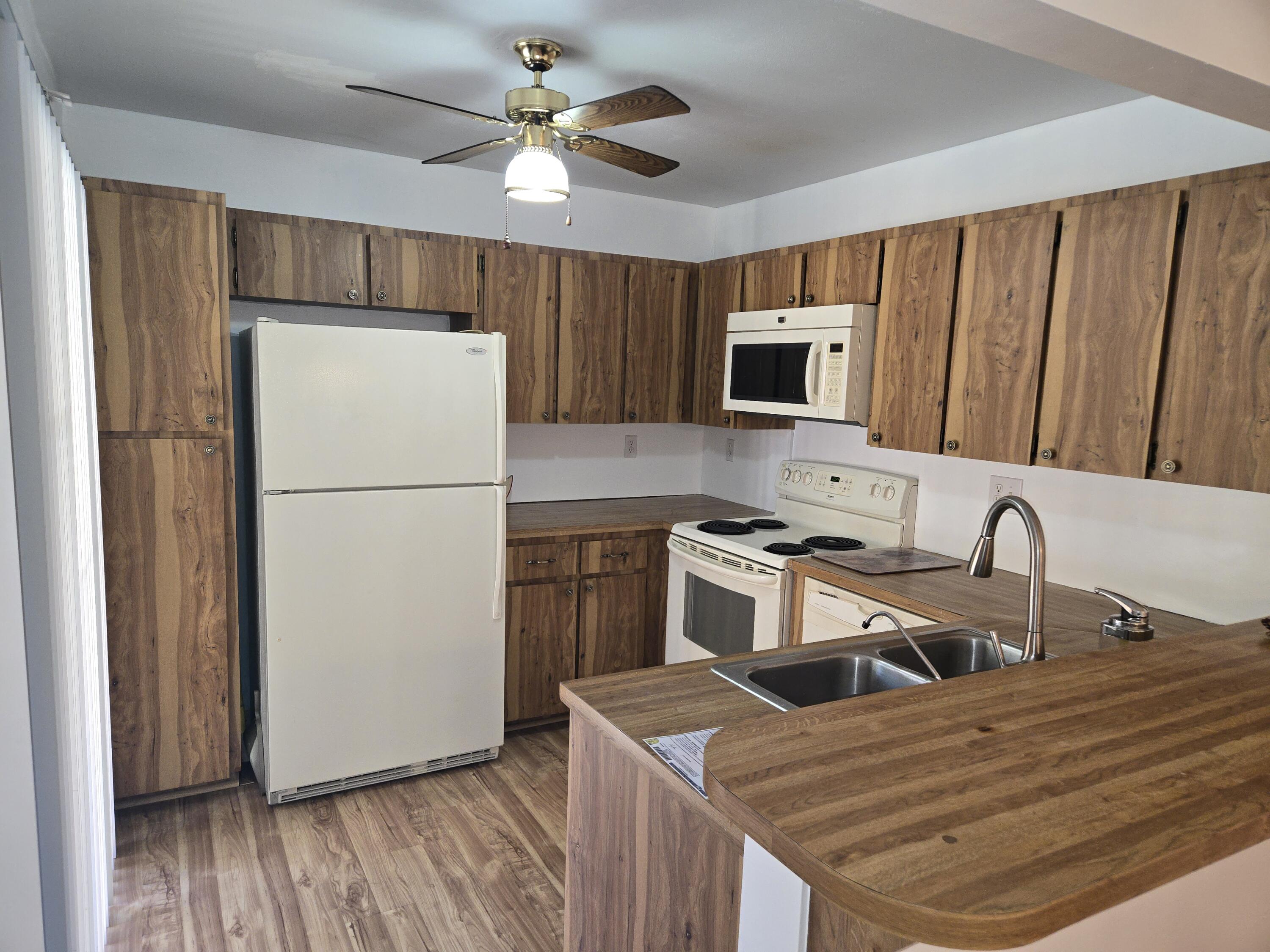 2201 Southwest 28th Street, Unit 50 Okeechobee, FL 34974 - Photo 11 of 33 20260210_102404