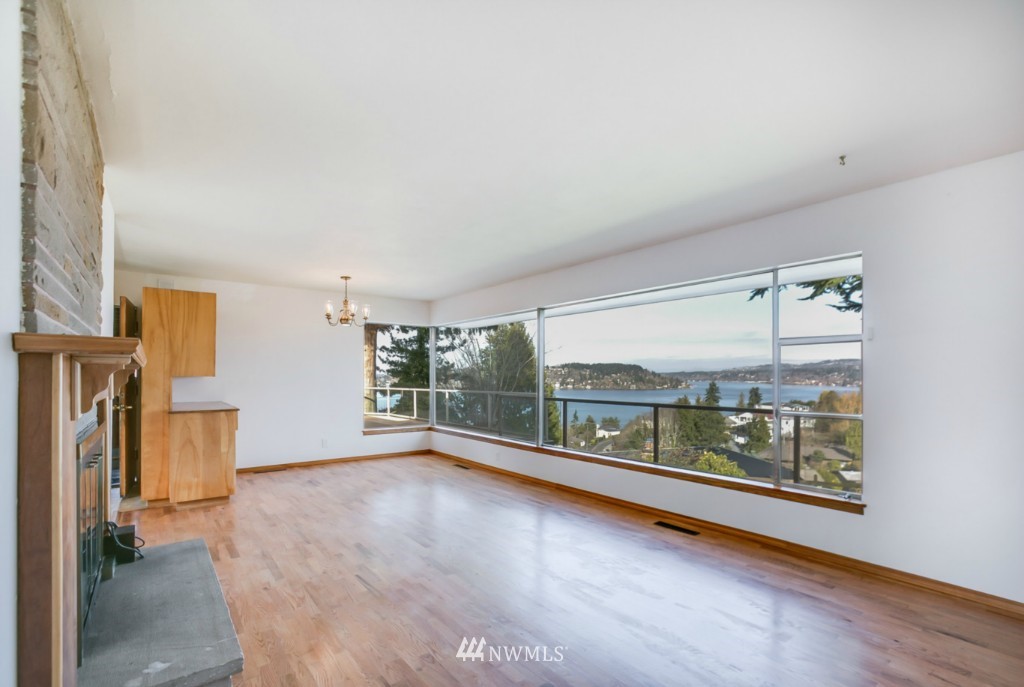 10506 Rustic Road South Seattle, WA 98178 - Photo 5 of 17