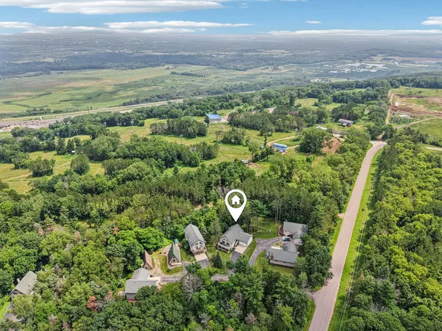 $424,900 | N6106 Fox Glen Road, Portage, WI 53901