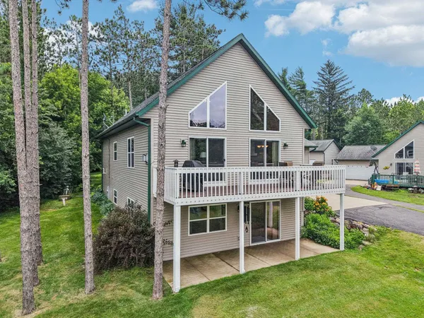 $399,900 | N6106 Fox Glen Road, Portage, WI 53901