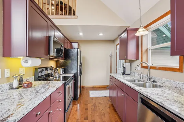 $399,900 | N6106 Fox Glen Road, Portage, WI 53901