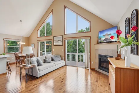 $424,900 | N6106 Fox Glen Road, Portage, WI 53901