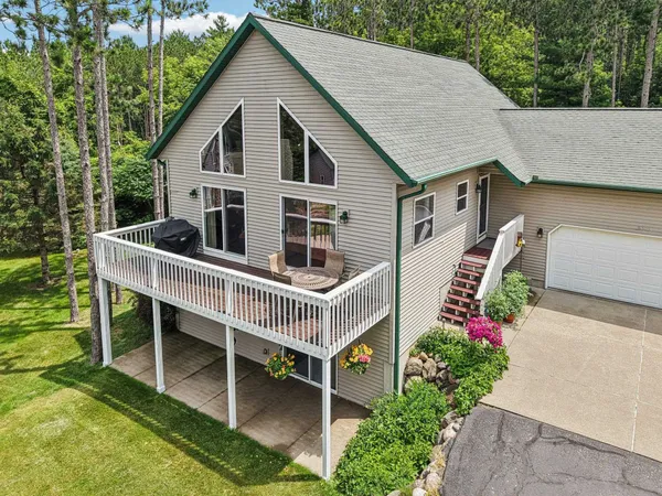 $399,900 | N6106 Fox Glen Road, Portage, WI 53901