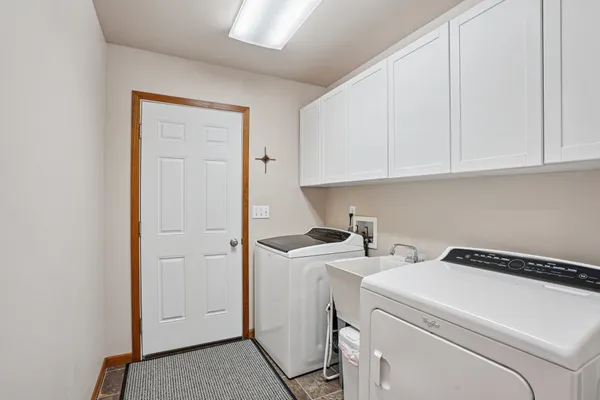 $399,900 | N6106 Fox Glen Road, Portage, WI 53901