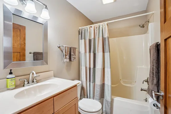 $399,900 | N6106 Fox Glen Road, Portage, WI 53901