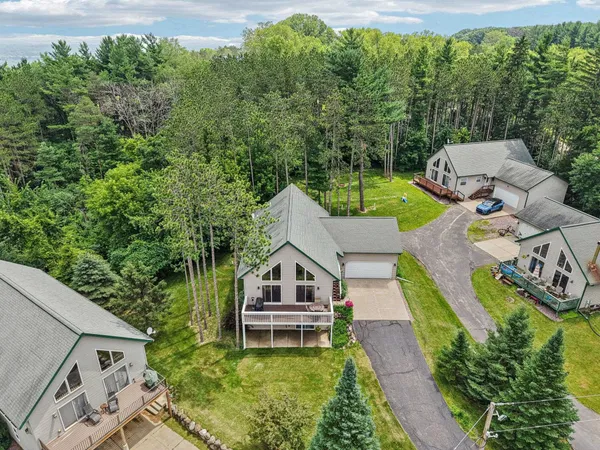 $399,900 | N6106 Fox Glen Road, Portage, WI 53901