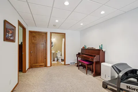 $424,900 | N6106 Fox Glen Road, Portage, WI 53901