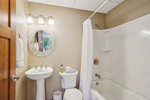 $399,900 | N6106 Fox Glen Road, Portage, WI 53901