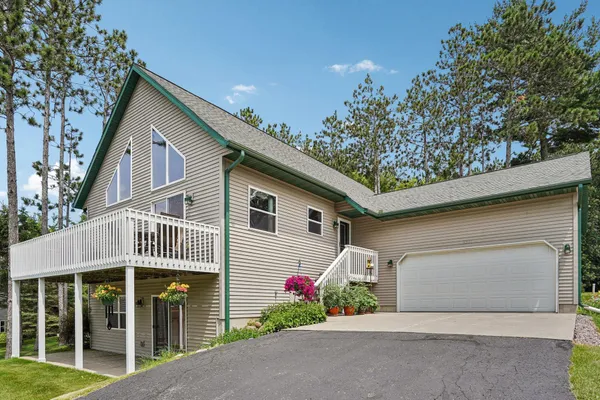 $399,900 | N6106 Fox Glen Road, Portage, WI 53901