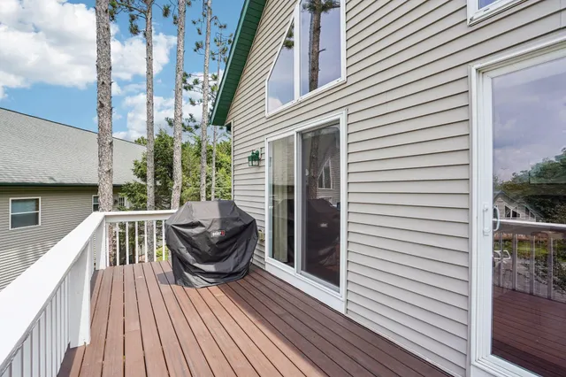 $424,900 | N6106 Fox Glen Road, Portage, WI 53901