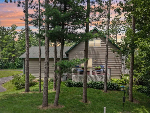 $399,900 | N6106 Fox Glen Road, Portage, WI 53901