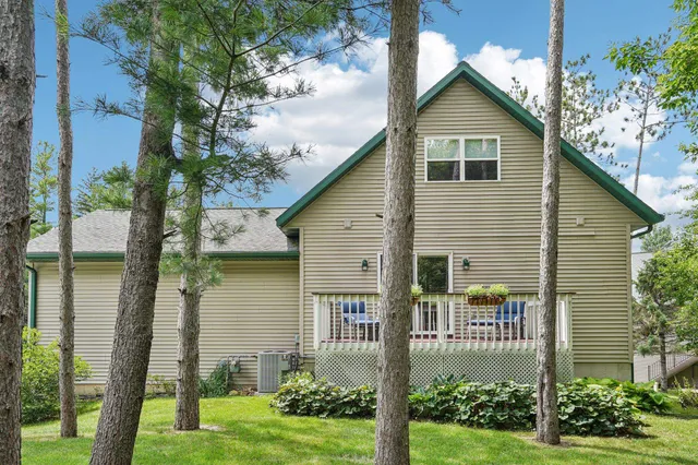 $424,900 | N6106 Fox Glen Road, Portage, WI 53901