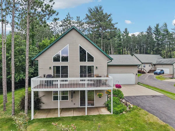 $399,900 | N6106 Fox Glen Road, Portage, WI 53901