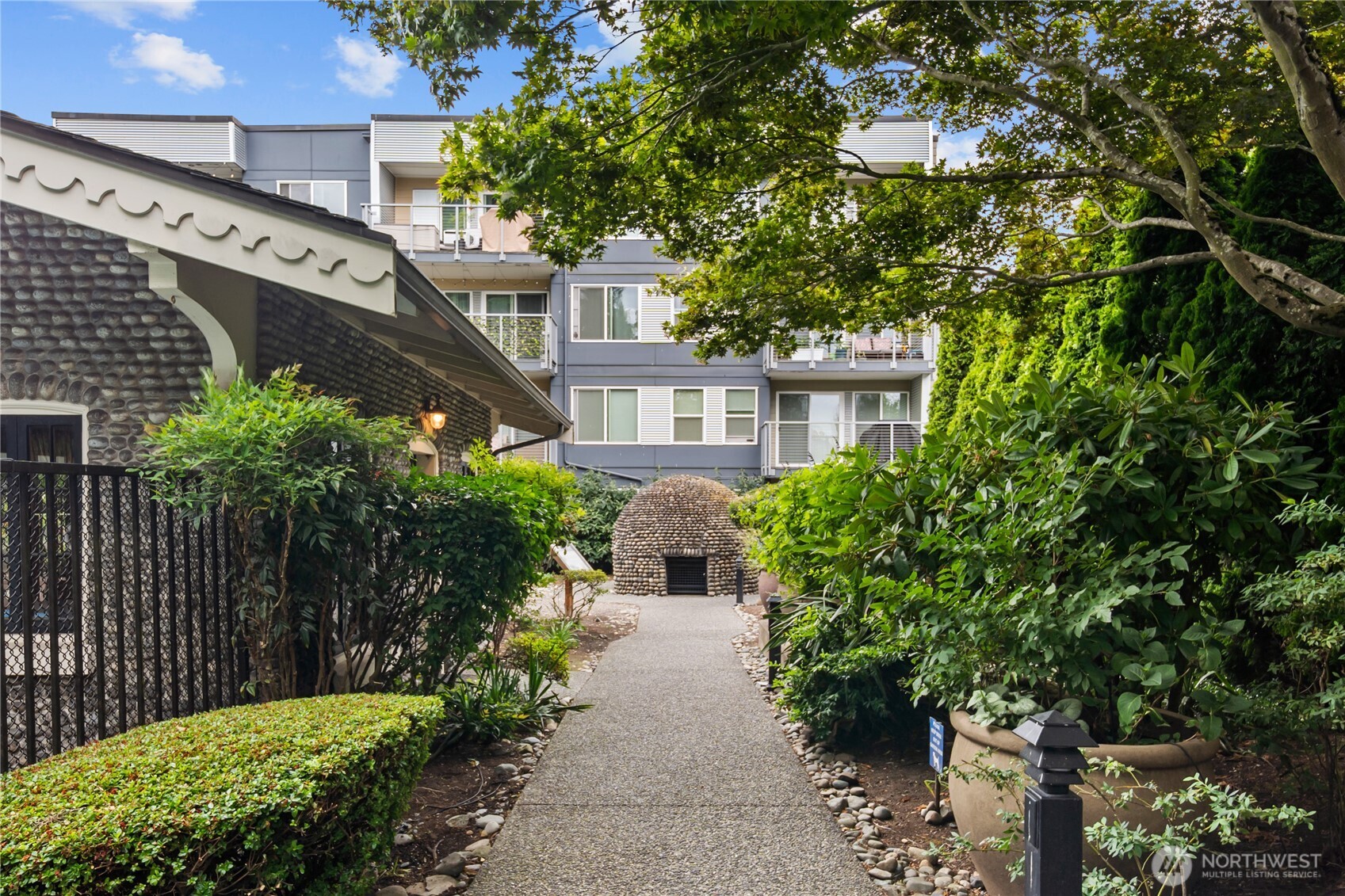 1311 12th Avenue South, Unit F401 Seattle, WA 98144 - Photo 27 of 40