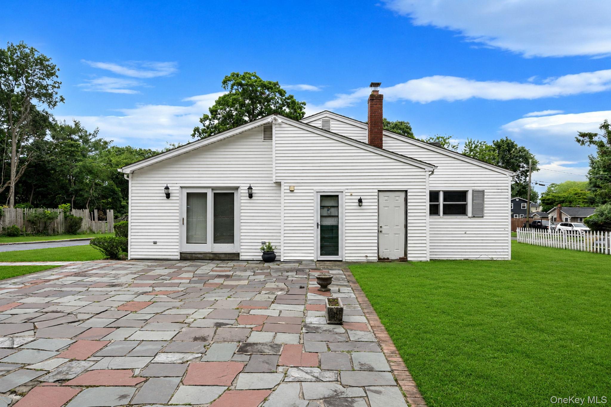 1 East Jackwill Road East Patchogue, NY 11772 - Photo 22 of 32
