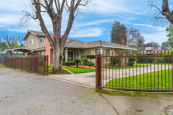 $589,000 | 907 South Rogers Lane, Fresno, CA 93727