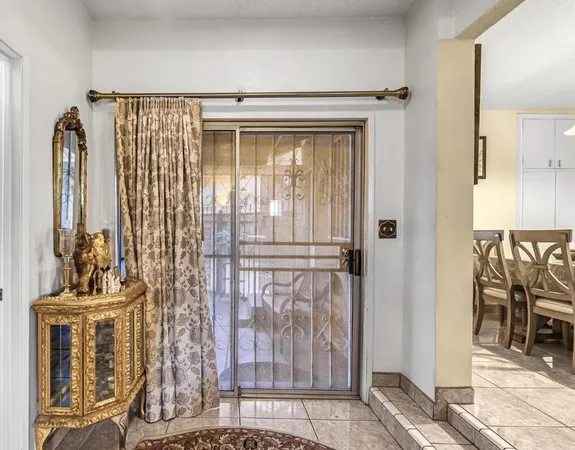 $589,000 | 907 South Rogers Lane, Fresno, CA 93727