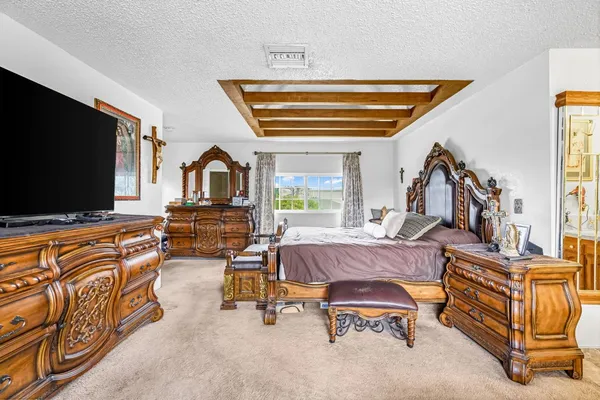 $589,000 | 907 South Rogers Lane, Fresno, CA 93727