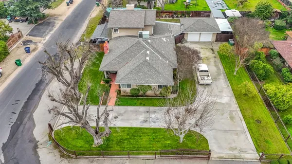 $589,000 | 907 South Rogers Lane, Fresno, CA 93727