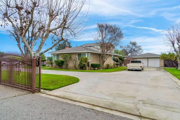 $589,000 | 907 South Rogers Lane, Fresno, CA 93727