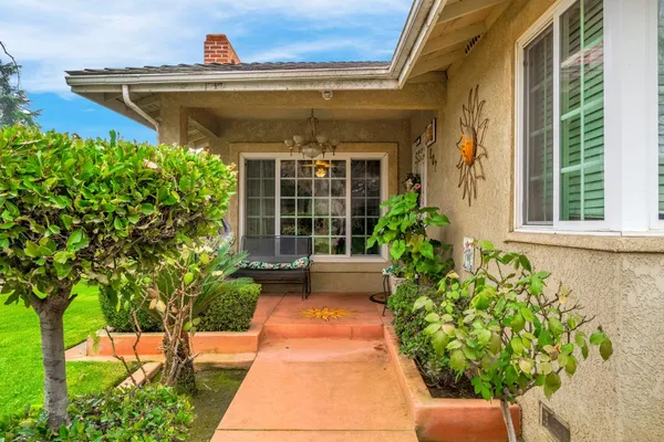 $589,000 | 907 South Rogers Lane, Fresno, CA 93727