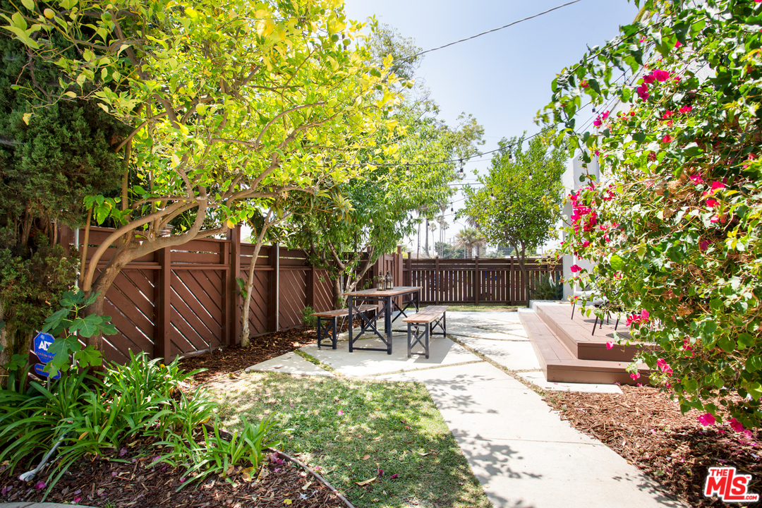 1001 North Rampart Boulevard Los Angeles, CA 90026 - Photo 24 of 27