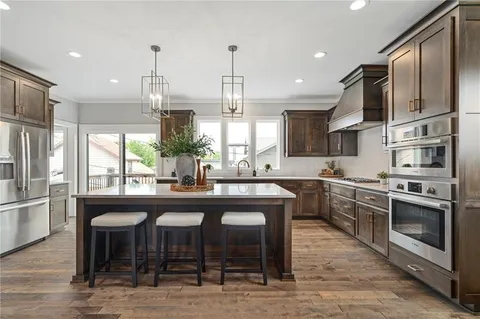 $790,000 | 725 West 44th Terrace, Kansas City, MO 64111