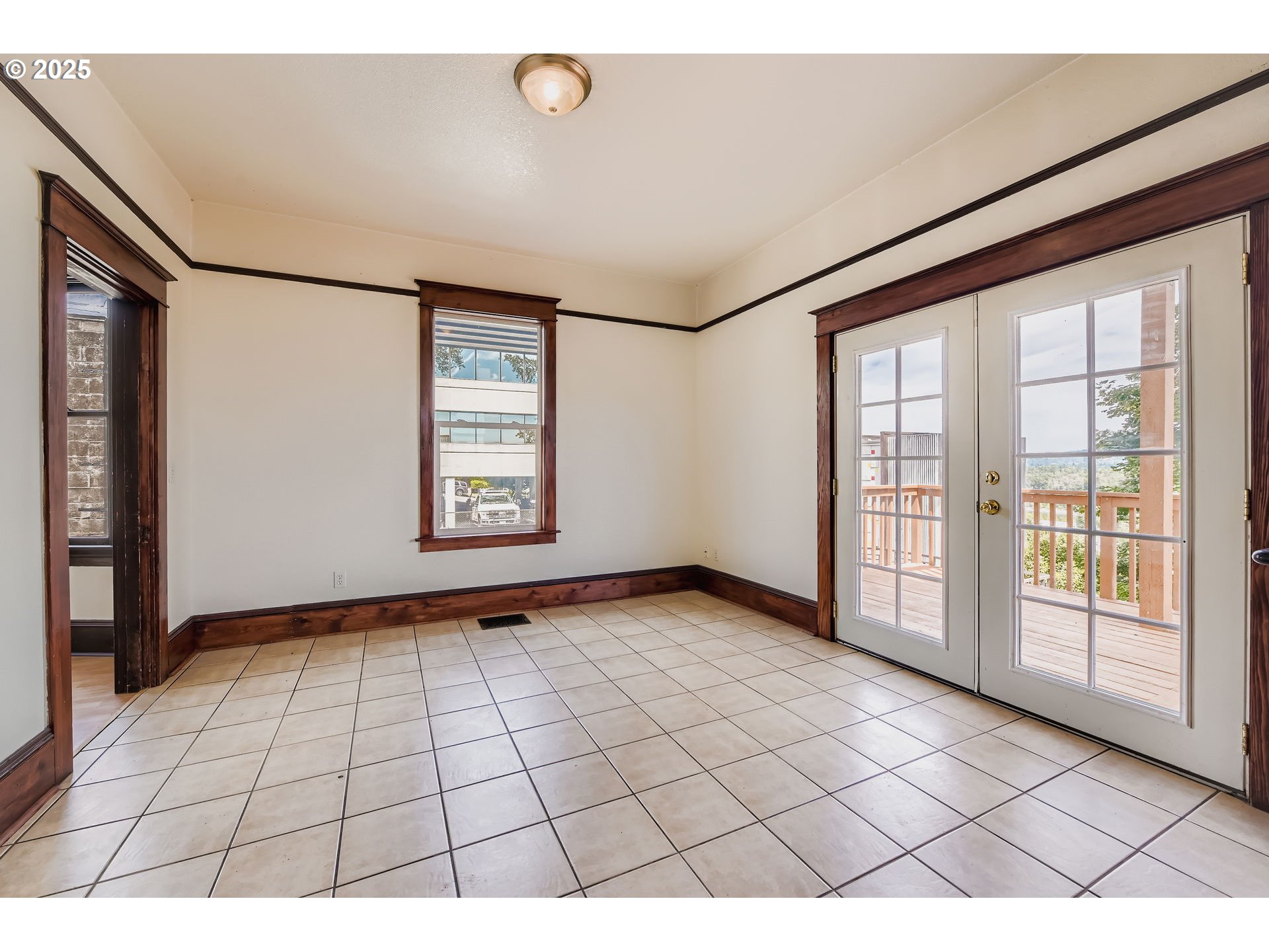 4606 South Corbett Avenue Portland, OR 97239 - Photo 12 of 40