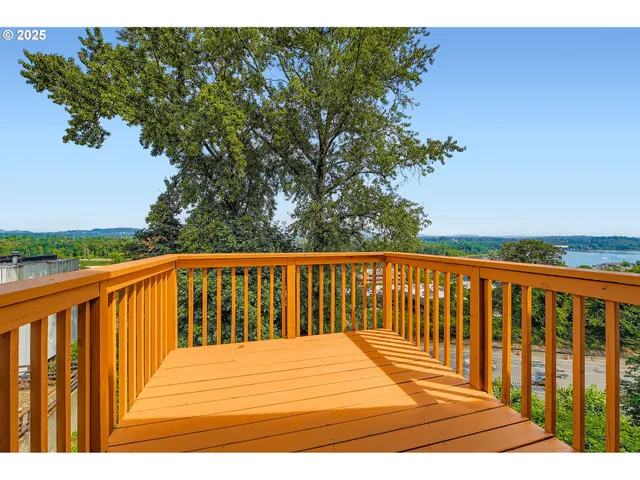 $599,000 | 4606 South Corbett Avenue, Portland, OR 97239