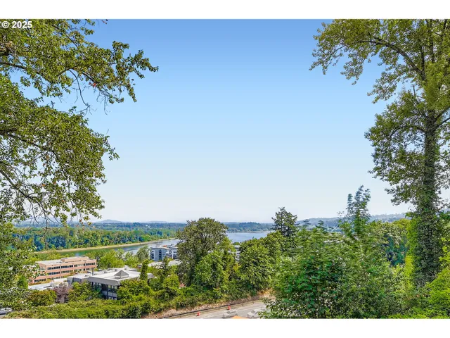 $599,000 | 4606 South Corbett Avenue, Portland, OR 97239