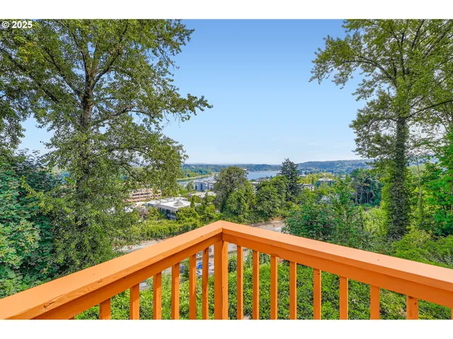 $599,000 | 4606 South Corbett Avenue, Portland, OR 97239