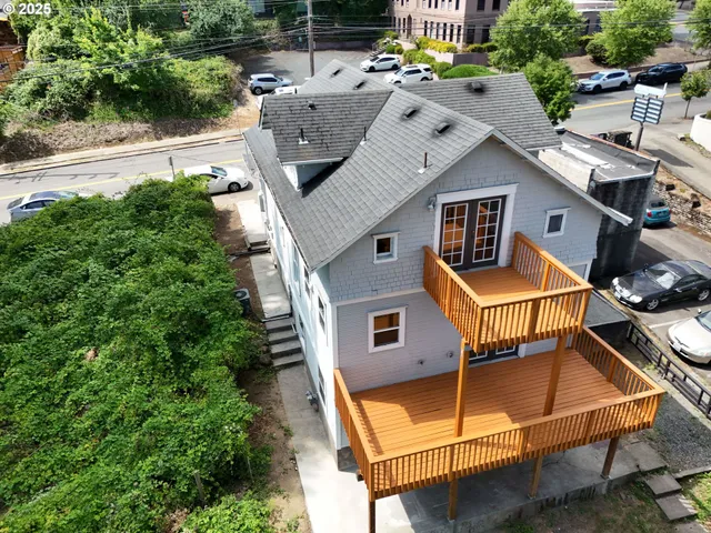 $599,000 | 4606 South Corbett Avenue, Portland, OR 97239