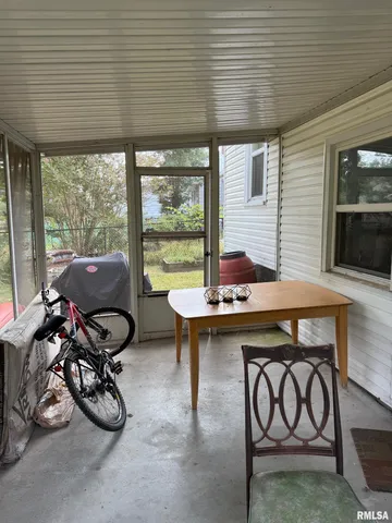 $102,500 | 1010 West Walkup Avenue, Carbondale, IL 62901