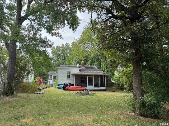 $102,500 | 1010 West Walkup Avenue, Carbondale, IL 62901