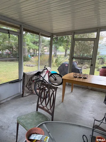 $102,500 | 1010 West Walkup Avenue, Carbondale, IL 62901