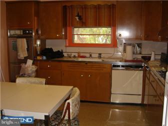 9223 Burbank Road Philadelphia, PA 19115 - Photo 10 of 12 Gallery Image 10