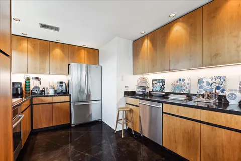 $399,000 | 2200 Willowick Road, Unit 11C, Houston, TX 77027