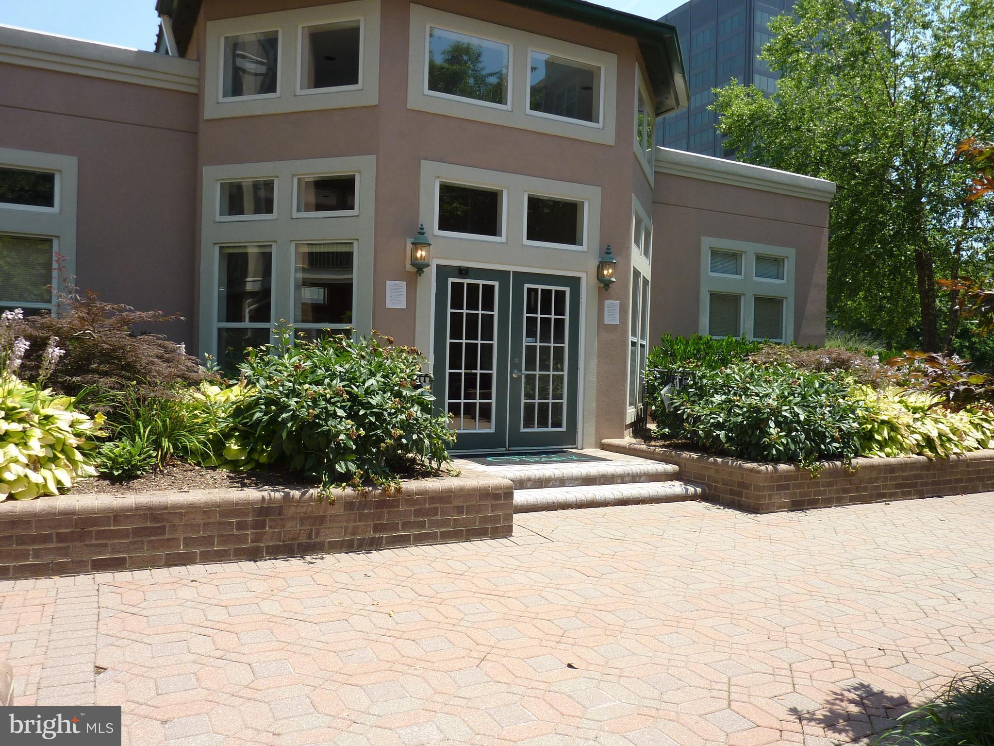 5575 Seminary Road, Unit 207 Falls Church, VA 22041 - Photo 1 of 24 Exterior (General)